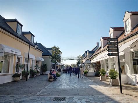 la vallee paris shopping outlet.